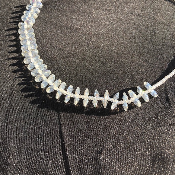 Beautiful crystal necklace with hook & eye clasp - Picture 2 of 4